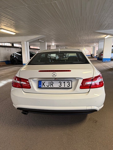 Mercedes-Benz E200 6 of 11