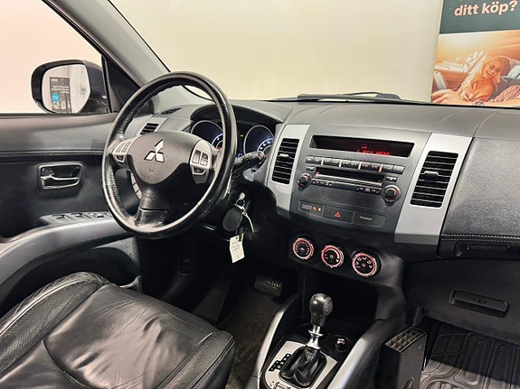Mitsubishi Outlander 2 of 5