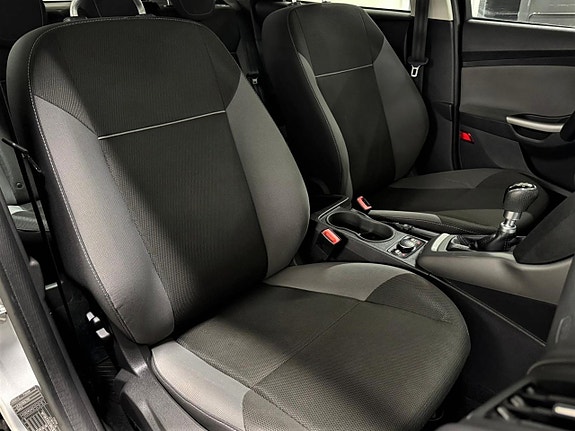 Ford Focus 19 of 24