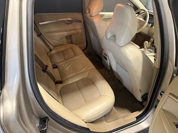 Volvo V70 18 of 24