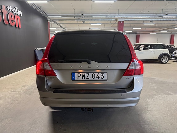Volvo V70 4 of 24