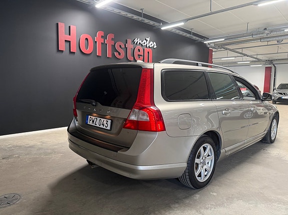 Volvo V70 3 of 24