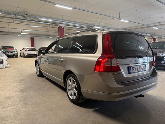 Volvo V70 6 of 24