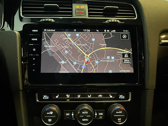Volkswagen Golf VII 12 of 18