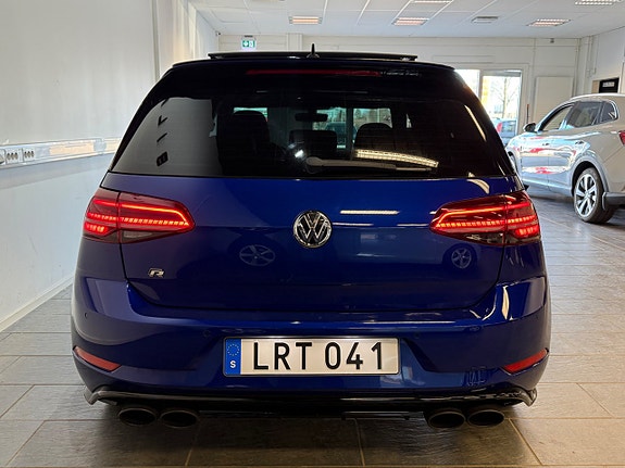 Volkswagen Golf VII 17 of 18