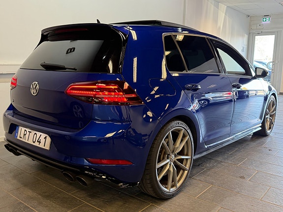 Volkswagen Golf VII 18 of 18