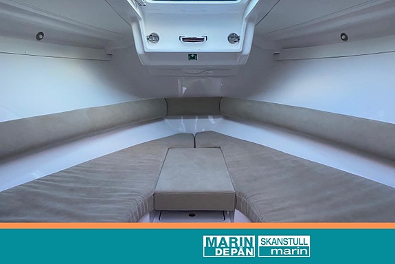 AQUADOR 25 DC med MERCRUISER 4,5L V6 (2020) 9 of 13