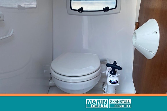 AQUADOR 25 DC med MERCRUISER 4,5L V6 (2020) 11 of 13
