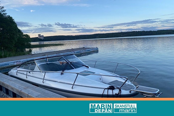 AQUADOR 25 DC med MERCRUISER 4,5L V6 (2020)