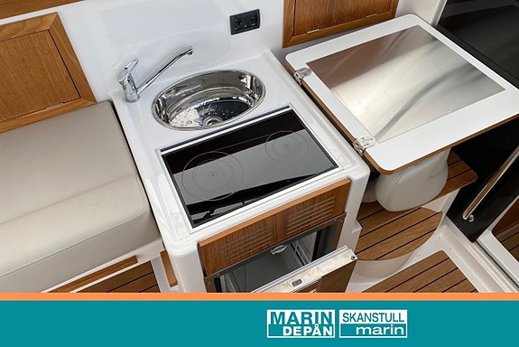 AQUADOR 25 DC med MERCRUISER 4,5L V6 (2020) 7 of 13