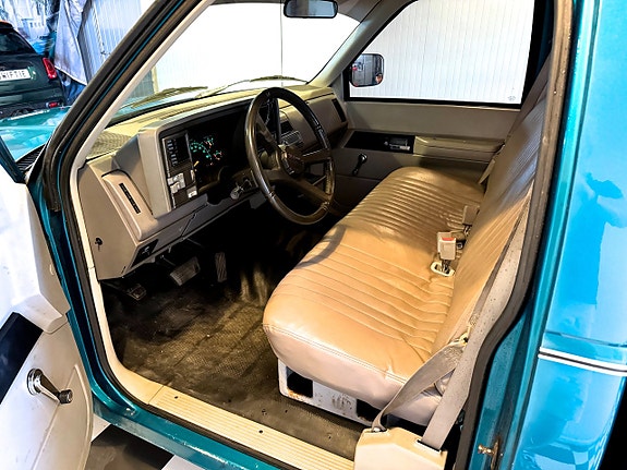Chevrolet C1500 27 of 30