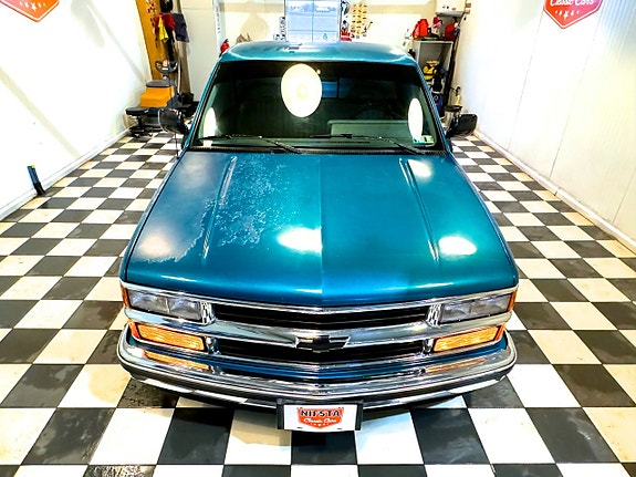 Chevrolet C1500 4 of 30