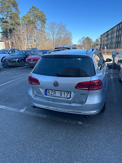Volkswagen Passat 2 of 5