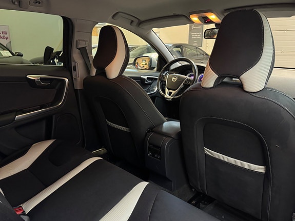 Volvo V60 12 of 22
