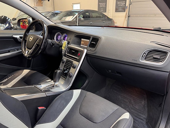 Volvo V60 8 of 22