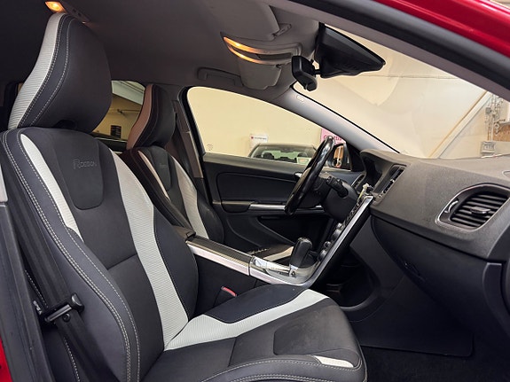 Volvo V60 10 of 22