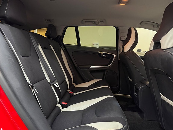 Volvo V60 13 of 22