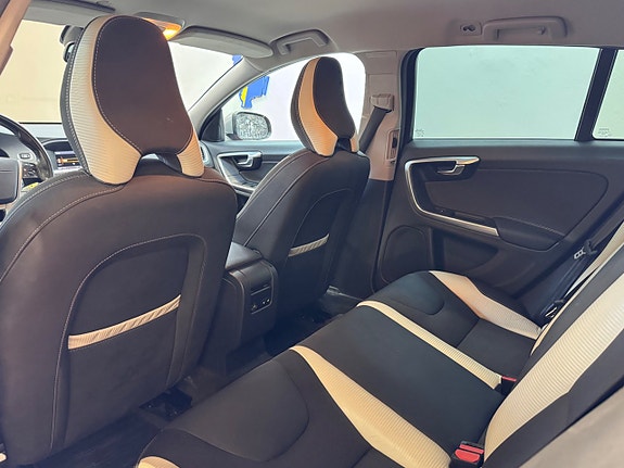 Volvo V60 11 of 22