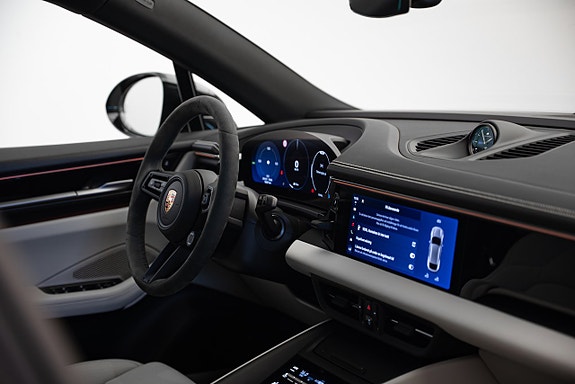 Porsche Macan 4S 14 of 23