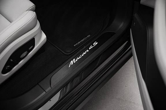 Porsche Macan 4S 18 of 23