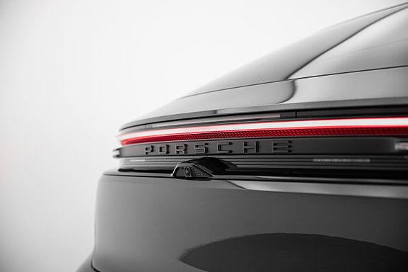 Porsche Macan 4S 23 of 23