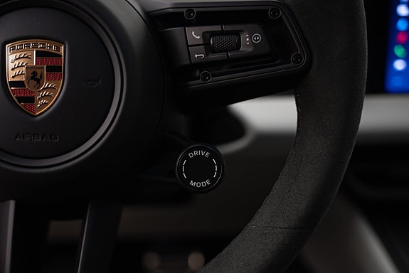 Porsche Macan 4S 8 of 23