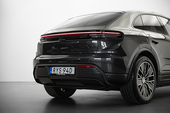 Porsche Macan 4S 11 of 23