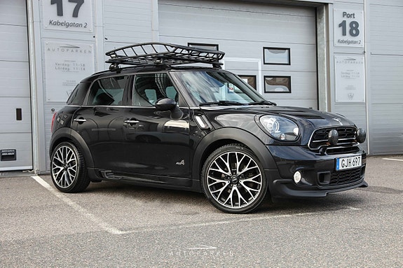 MINI Countryman Cooper S 2 of 5