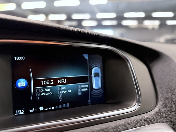 Volvo V40 Cross Country 15 of 21