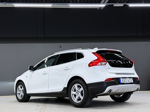 Volvo V40 Cross Country 13 of 21