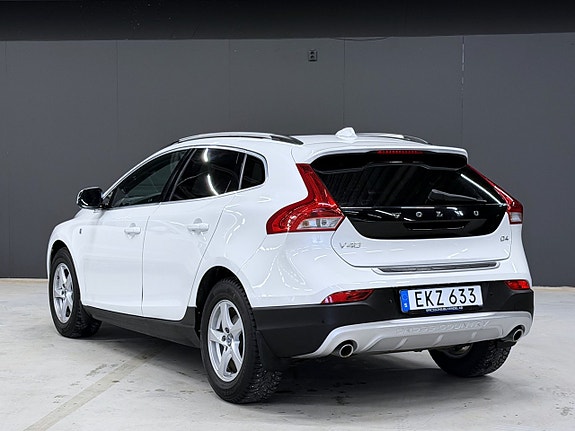 Volvo V40 Cross Country 7 of 21