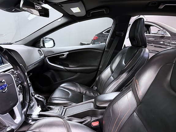 Volvo V40 Cross Country 9 of 21