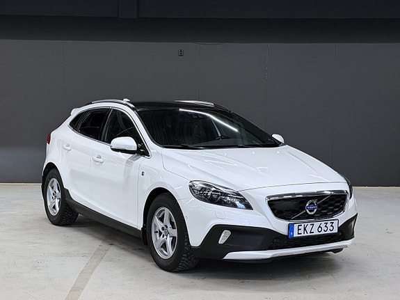 Volvo V40 Cross Country 3 of 21