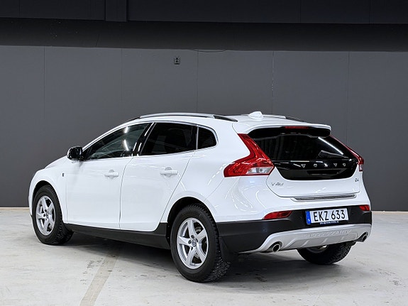 Volvo V40 Cross Country 5 of 21