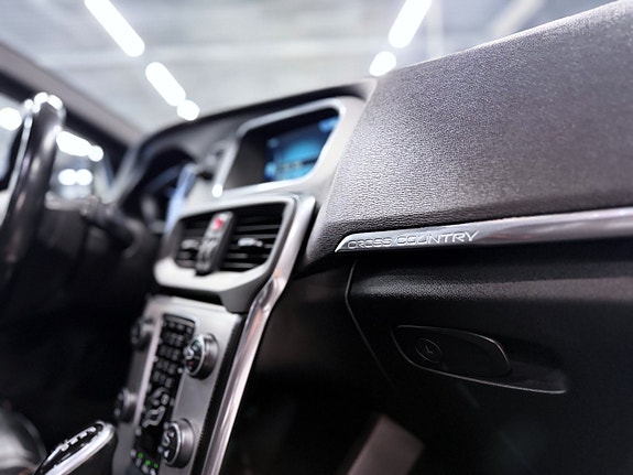 Volvo V40 Cross Country 6 of 21