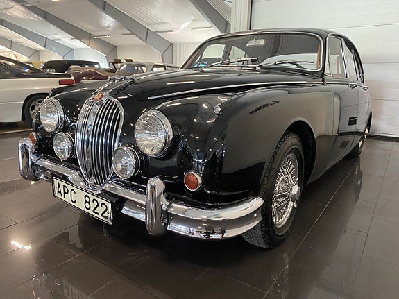 Jaguar Mark 2 10 of 30