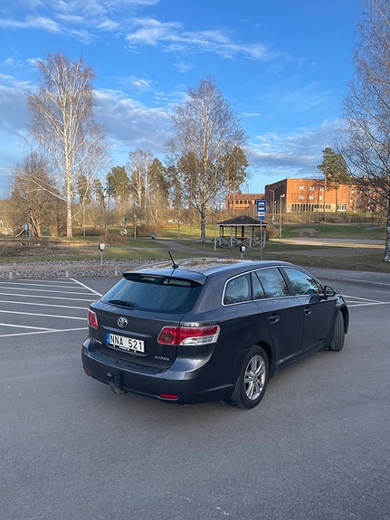 Toyota Avensis 12 of 23