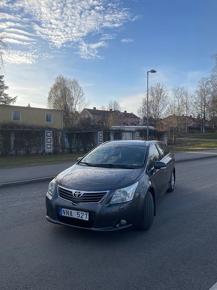 Toyota Avensis 8 of 23
