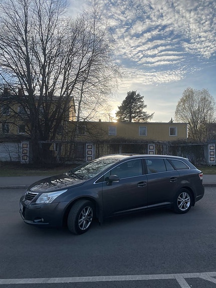 Toyota Avensis 6 of 23