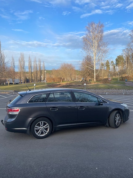 Toyota Avensis 15 of 23