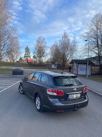 Toyota Avensis 13 of 23