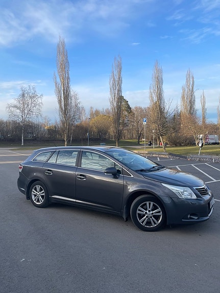 Toyota Avensis 16 of 23