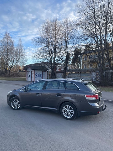 Toyota Avensis 10 of 23