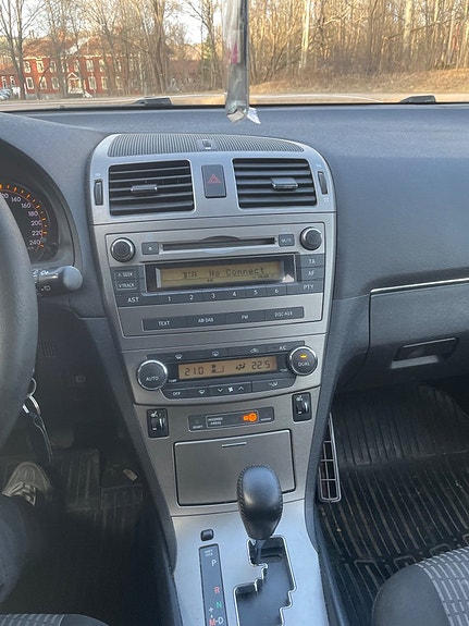 Toyota Avensis 18 of 23