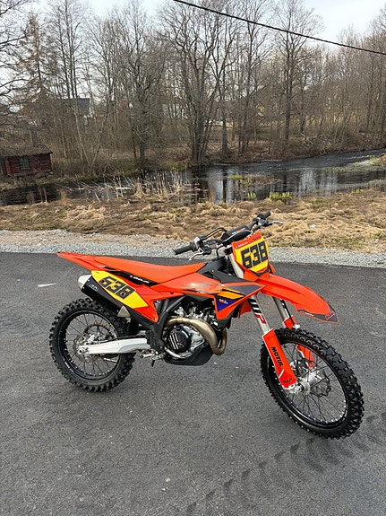 KTM 450 SX-F Fint skick, låga timmar