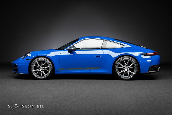 Porsche 911 4 of 5