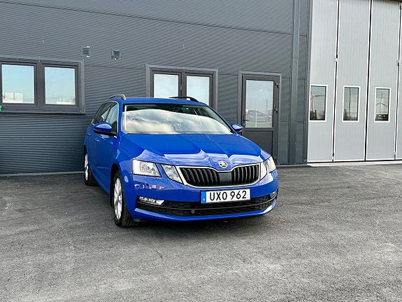 Skoda Octavia 2 of 5