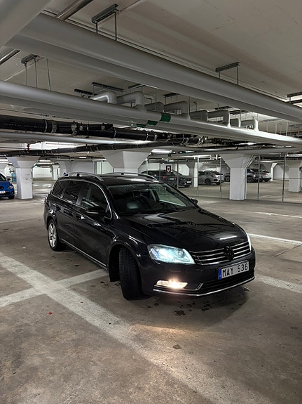Volkswagen Passat 4 of 9