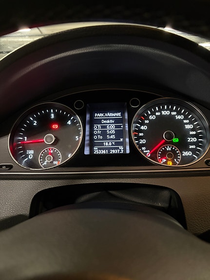 Volkswagen Passat 5 of 9