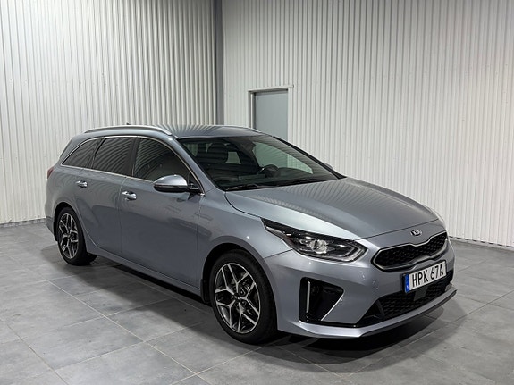 Kia Ceed 2 of 5